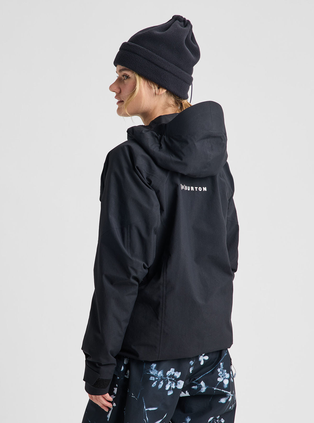 Women's Burton [ak] Swash Synthetic Insulated GORE-TEX 2L Jacket - True Black - Burton Jacket Outerwear - alternate view 4
